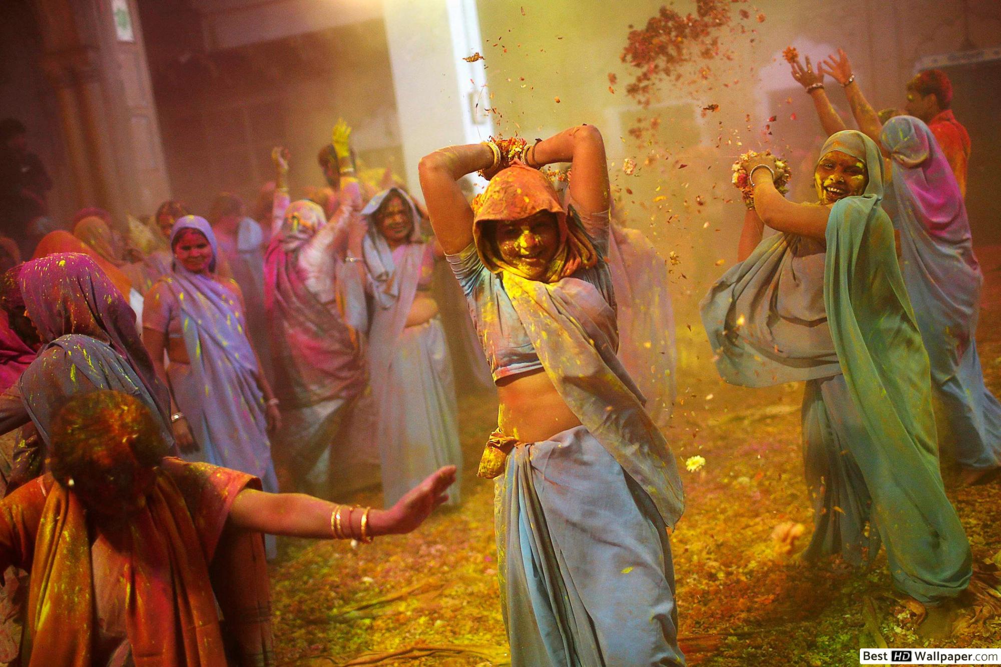 Women celebrates Holi Festival HD wallpaper download