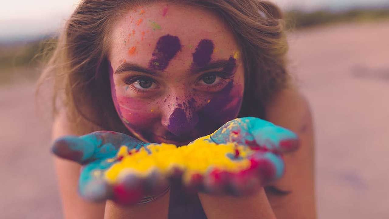 Happy Holi Wishes 2021 with Colorful Image