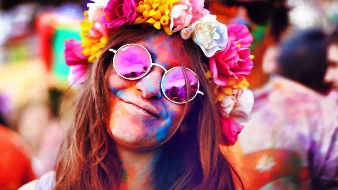 Best 50 Happy Holi Messages 2021 in English