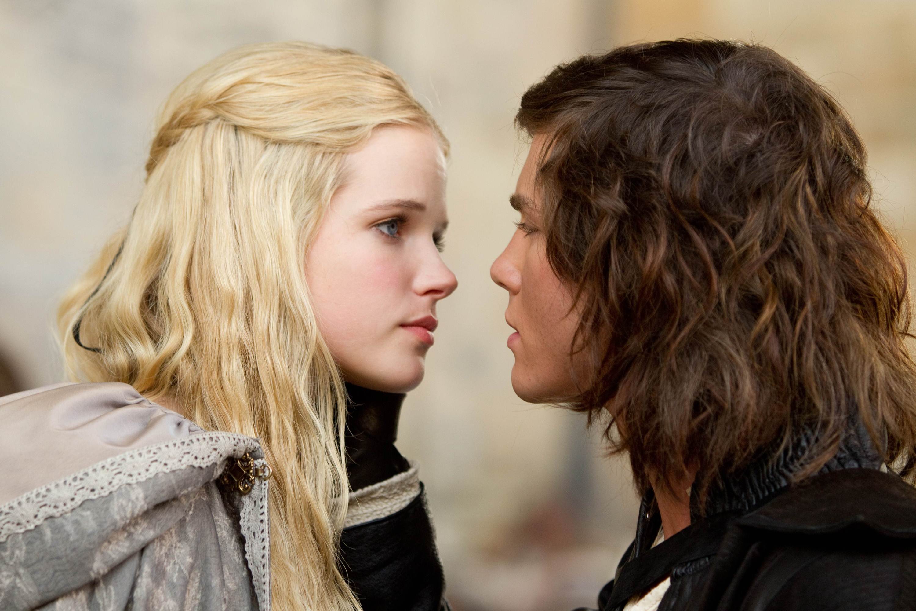 Gabriella Wilde and Logan Lerman Wallpaper Wallpaper 93592