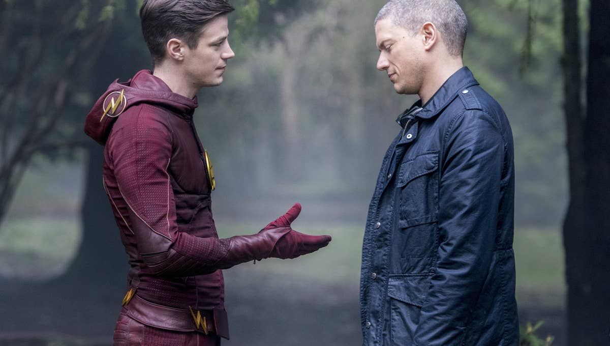 Captain Cold and The Flash plan a daring heist in latest trailer and pics -SYFY Wire