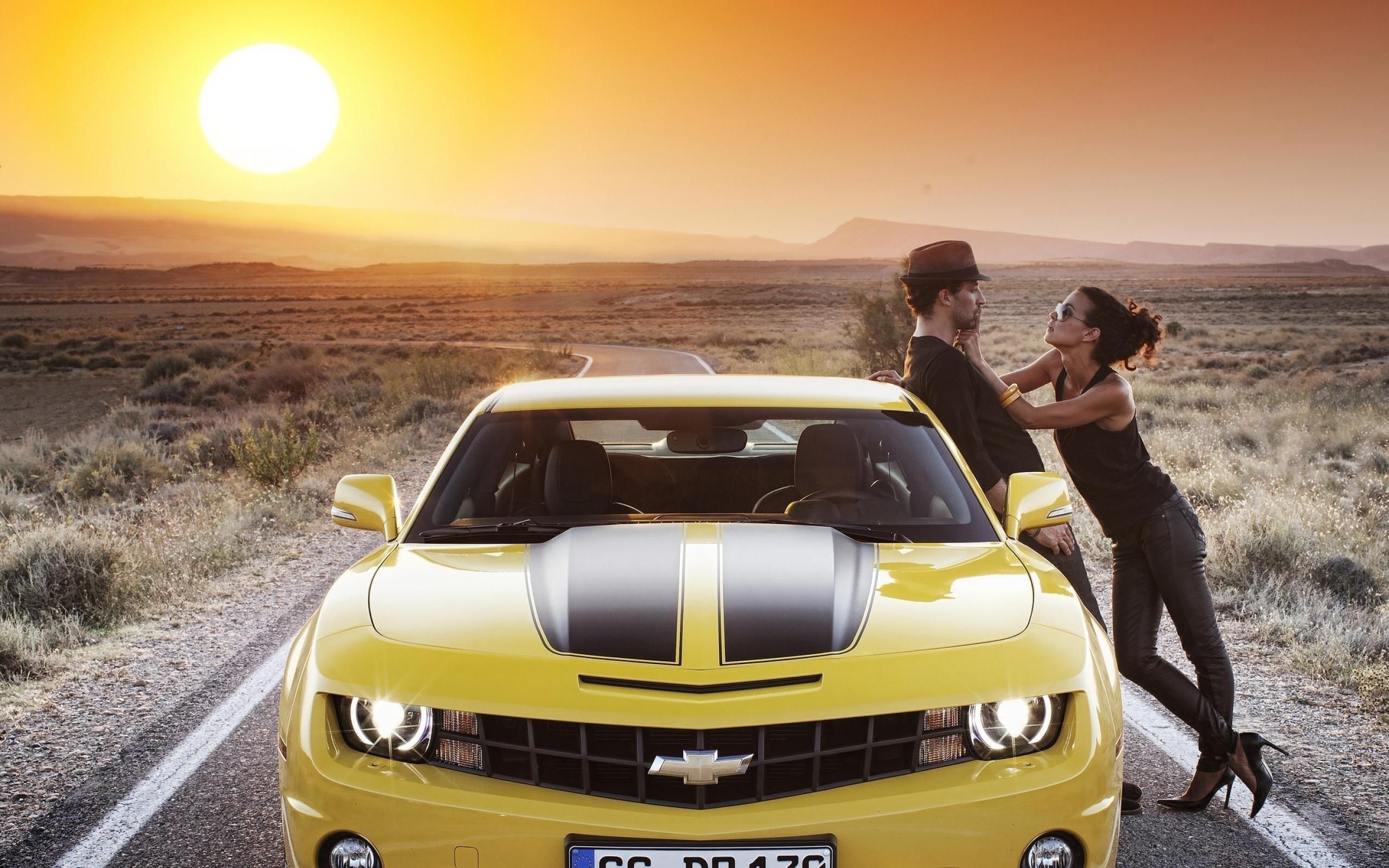 Cars with Girls wallpaperx1600