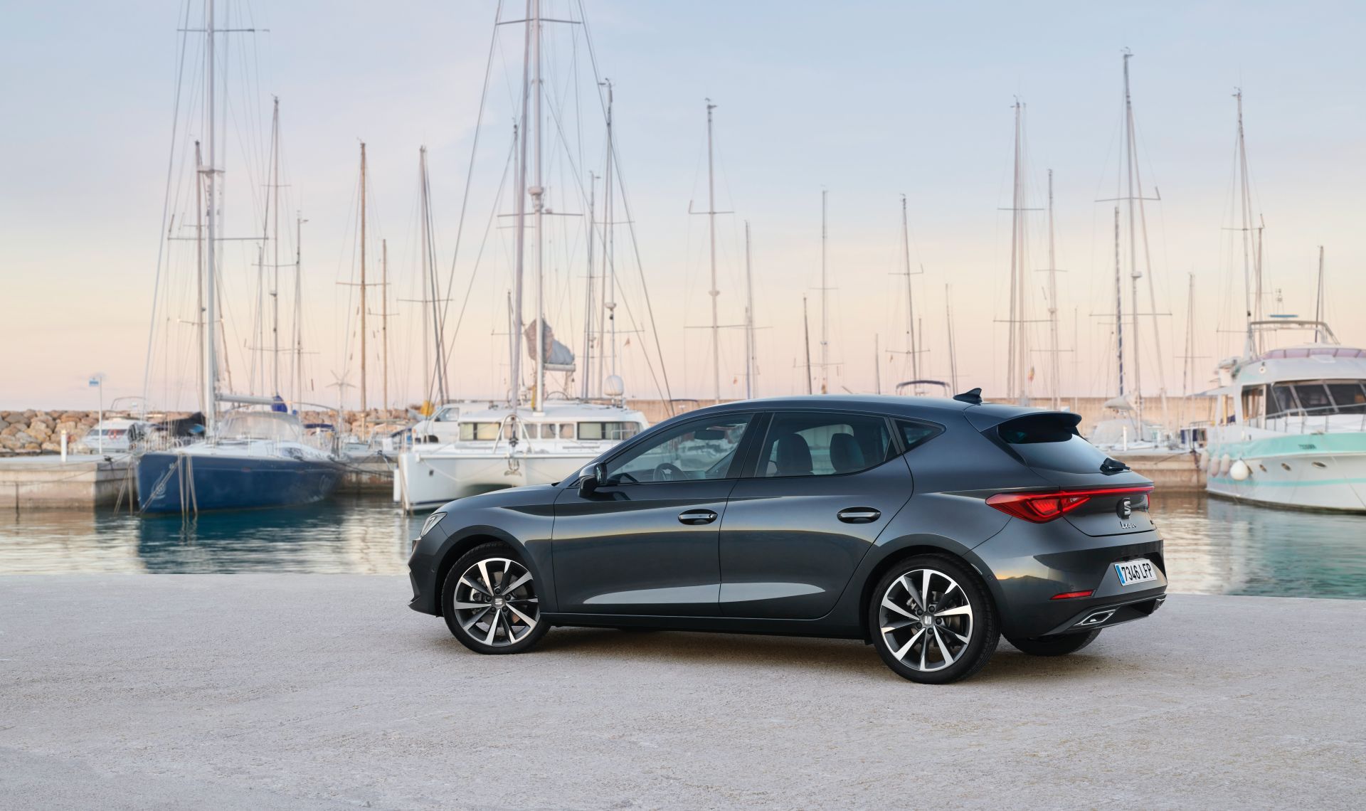 SEAT Leon Detailed In 140 Photo, Offers The Most Diverse Lineup Ever