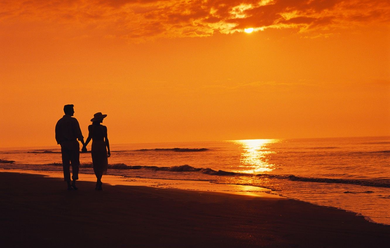Wallpaper sea, beach, sunset, the evening, two, beach, silhouettes, sunset, couple, walking image for desktop, section настроения