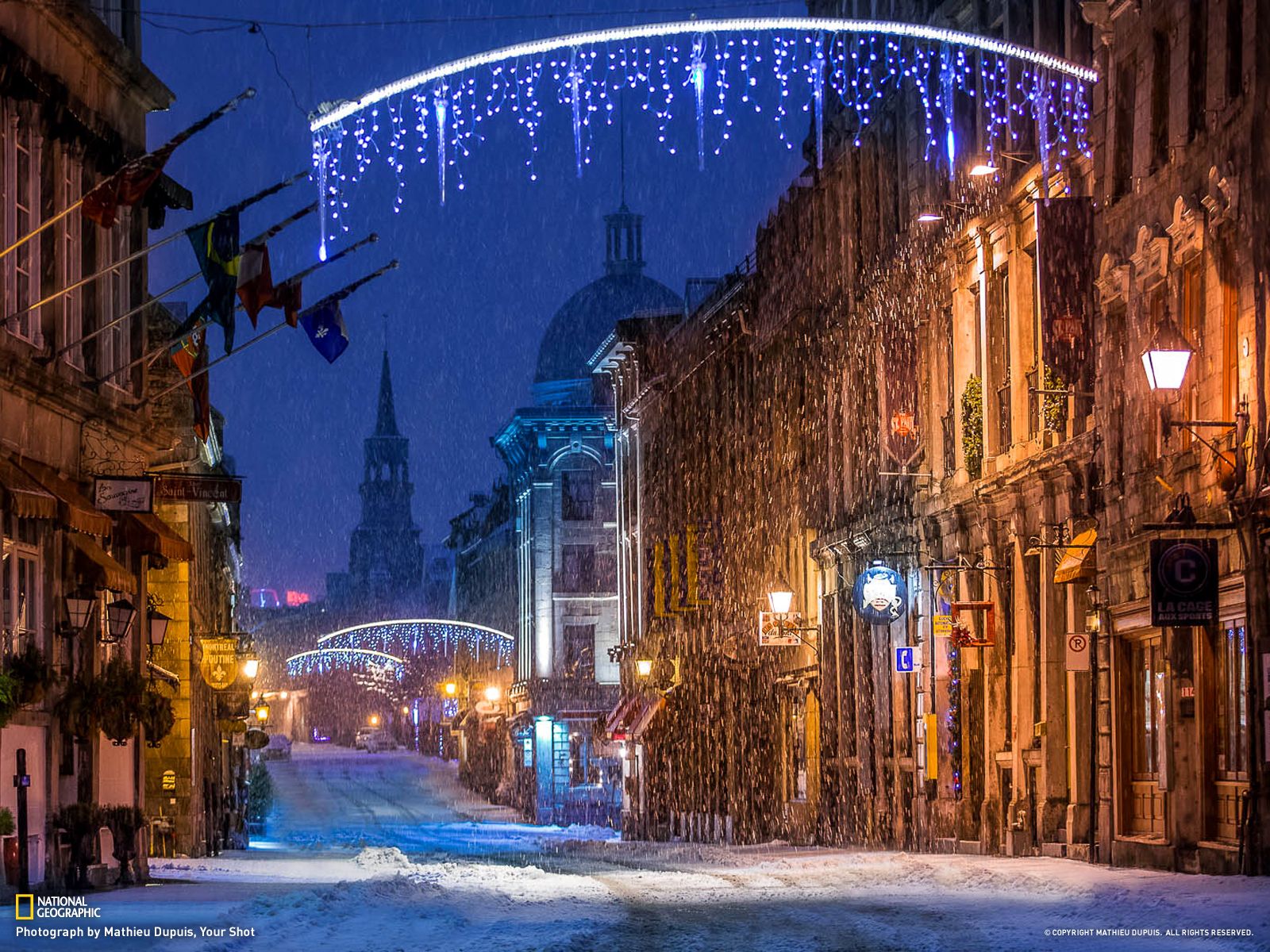 Download Wallpaper 1600 X 1200 Pixels Old Town Winter Wallpaper & Background Download