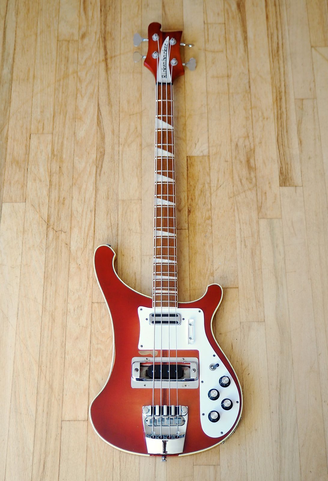 Rickenbacker 4001 Fireglo. Bass guitar, Rickenbacker bass, Guitar
