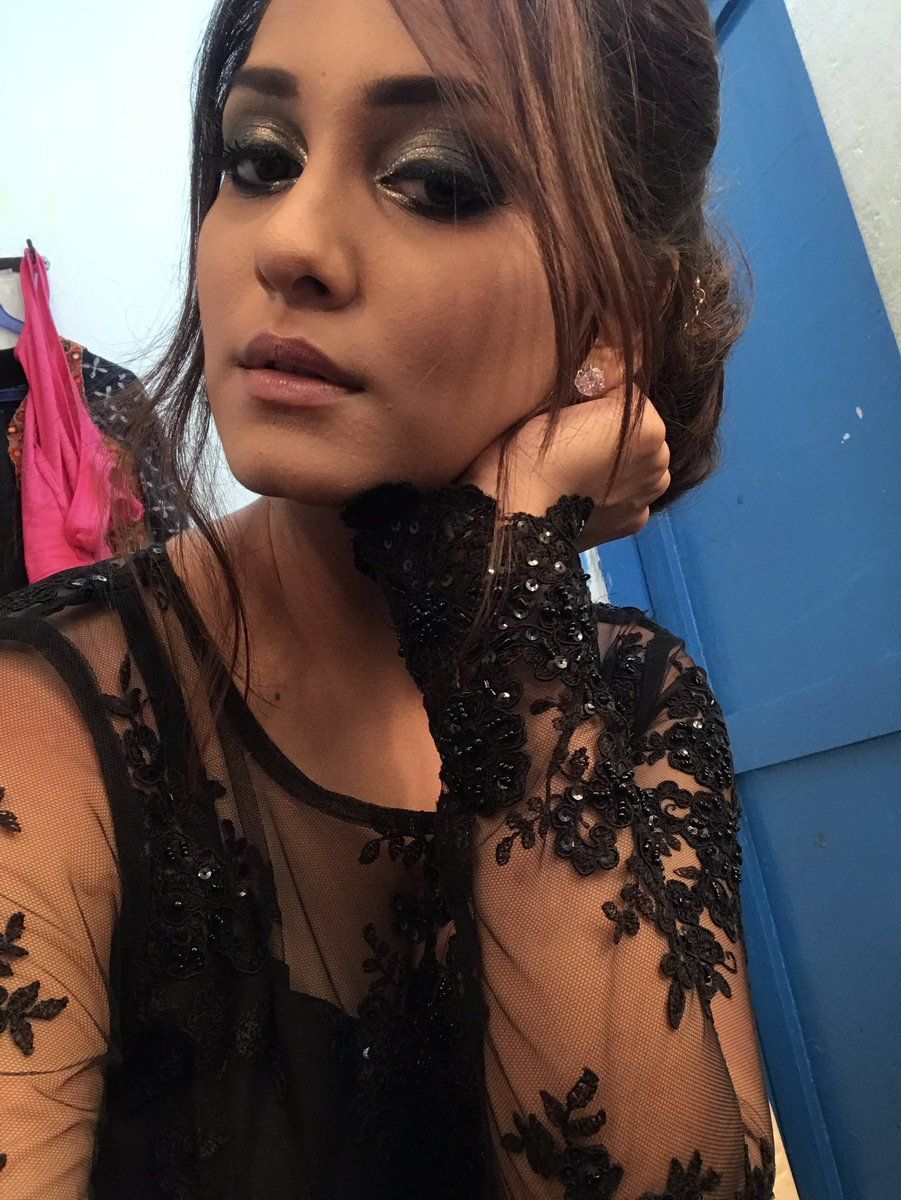 Srishti Jain Hot Look In Short Cloths Pics Picture & Image