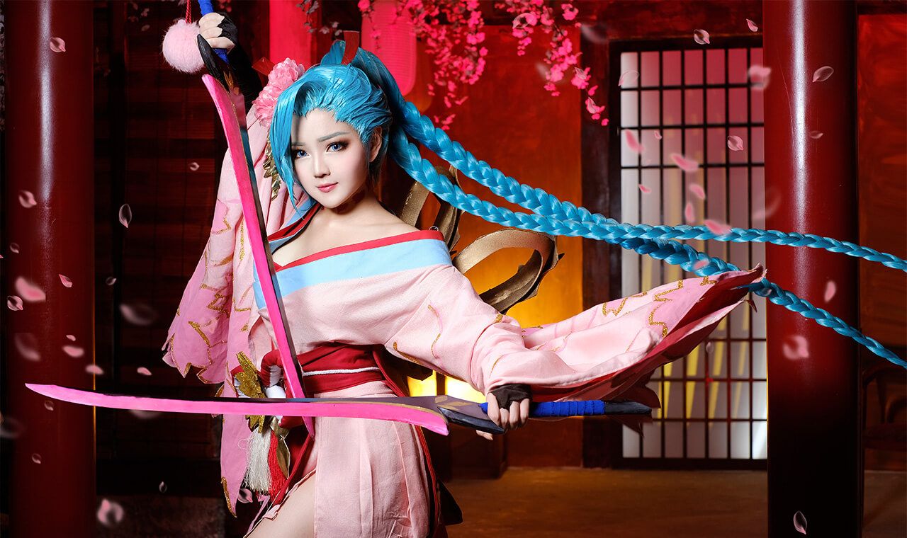 Beautiful Sakura Fubuki Airi & Bloodthirst Ryoma Cosplays