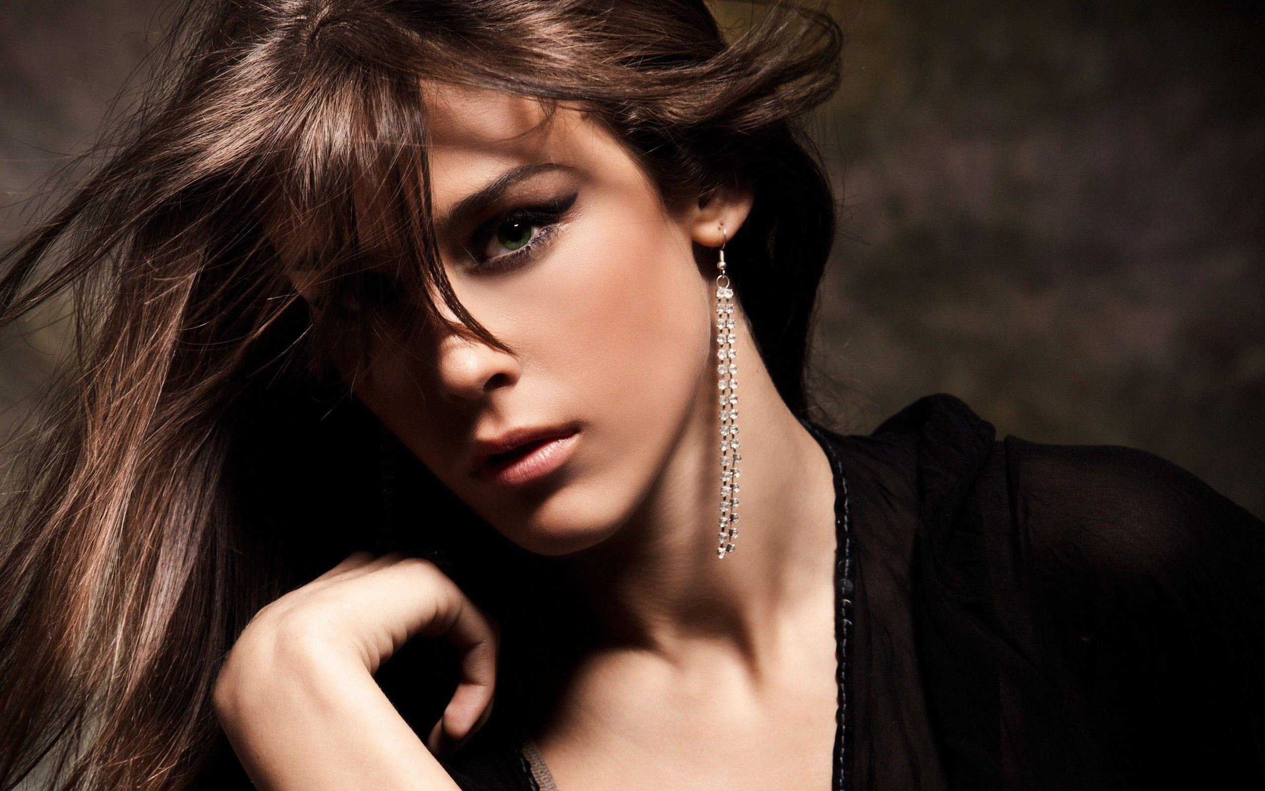 Download Gorgeous Woman Wallpaper, HD Background Download