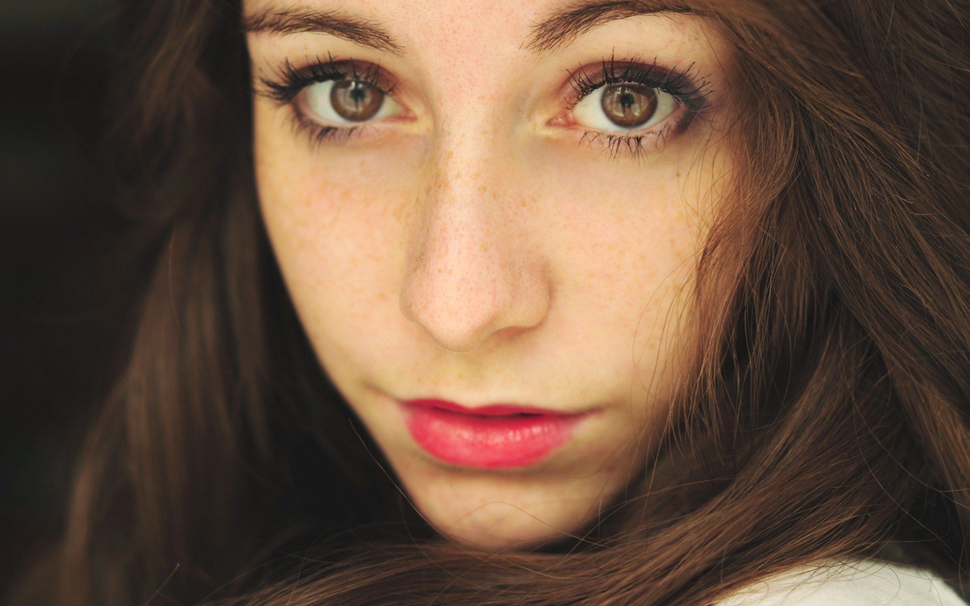 Girl Close Up HD wallpaperx1200