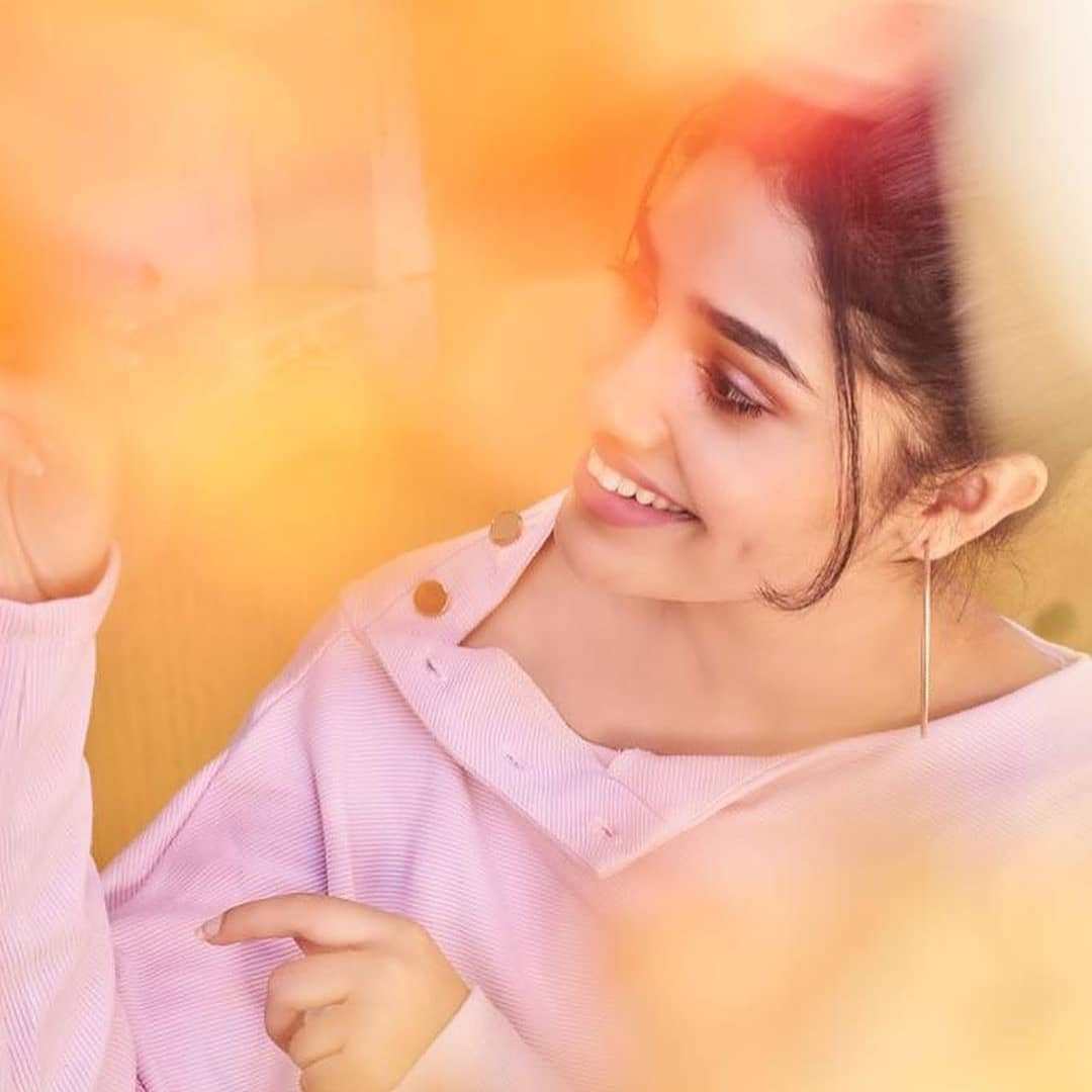 Uppena Heroine Krithi Shetty Image, Age, Photo, Family, Biography, Movies