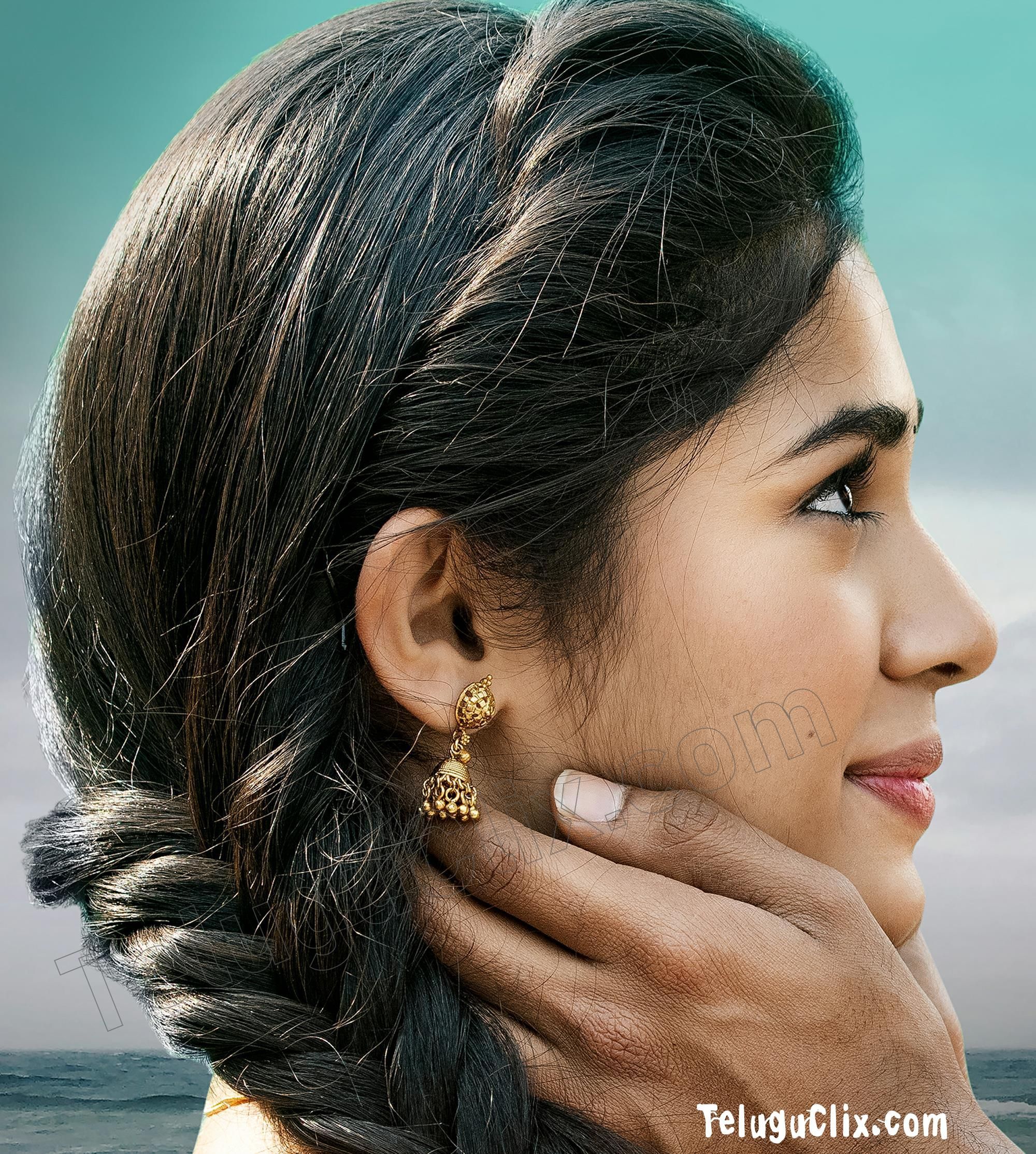 Krithi Shetty UHD Uppena. Beautiful girl face, Beautiful girl photo, Stylish girl image