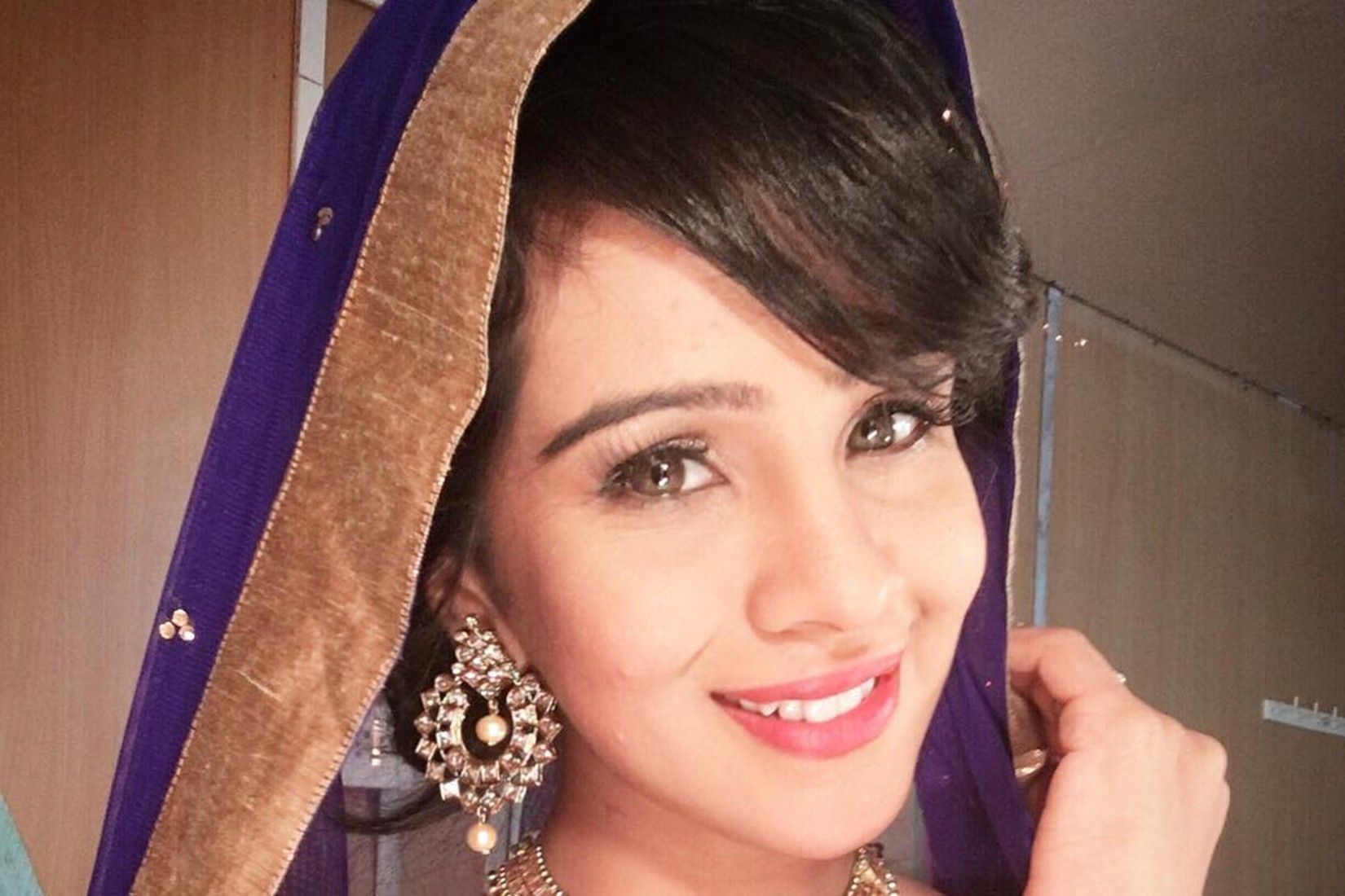 Fenil Umrigar Wallpaper HD Background Free Download