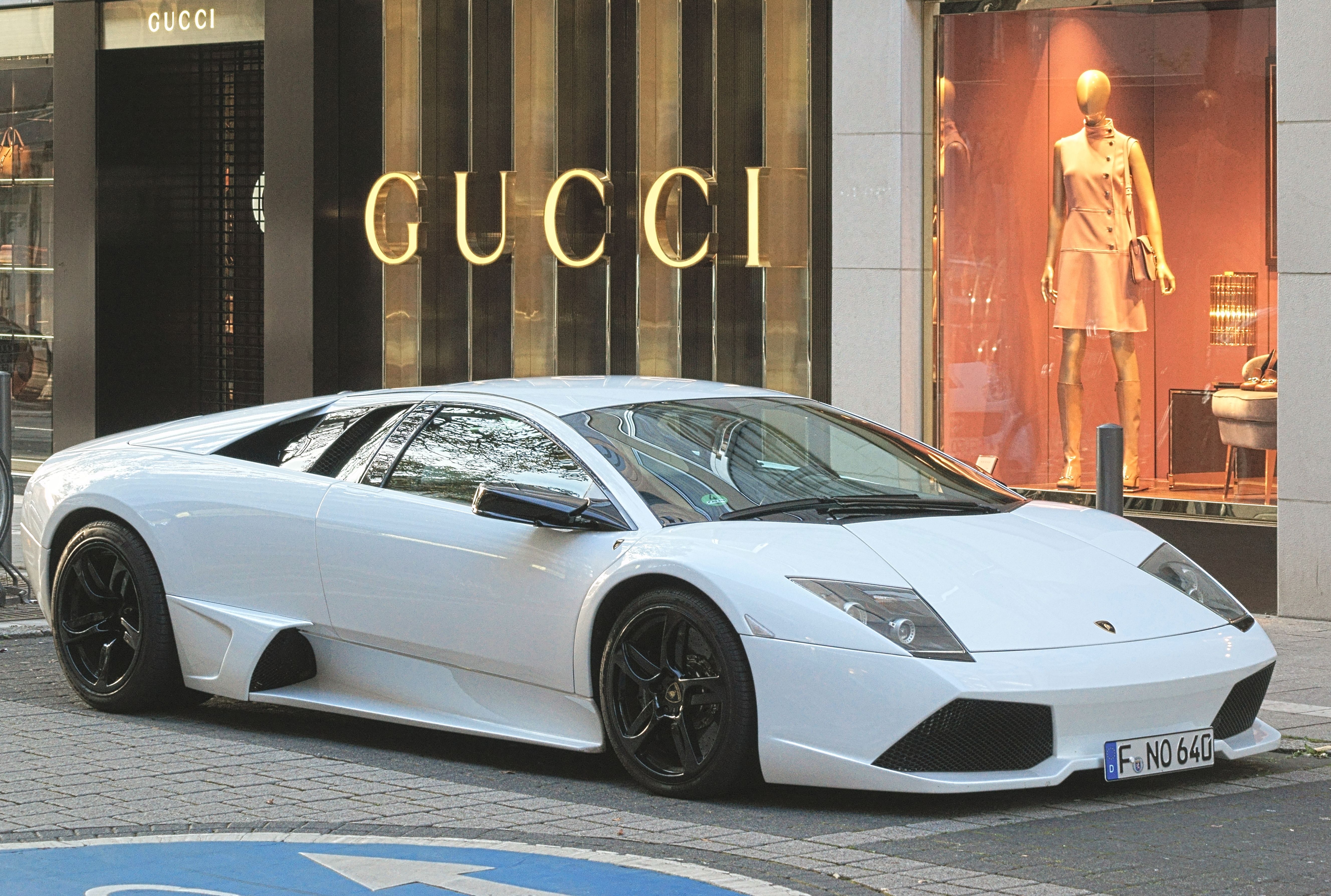 Free of Goethestr., gucci, Lamborghini Huracan