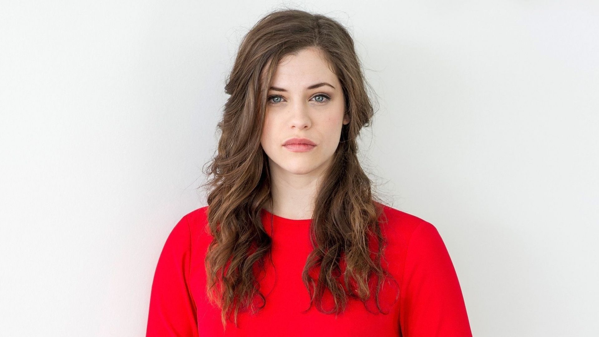 Desktop Wallpaper Brunette And Pretty, Red T Shirt, Jessica De Gouw, HD Image, Picture, Background, 3a5f6a