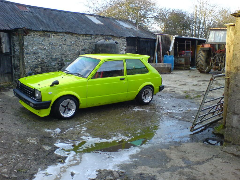 Toyota Starlet KP61 wallpaperx768