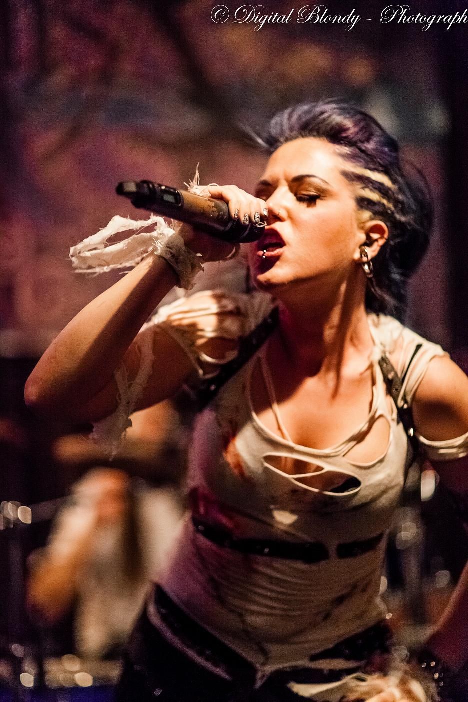 Alissa White Gluz Wallpaper