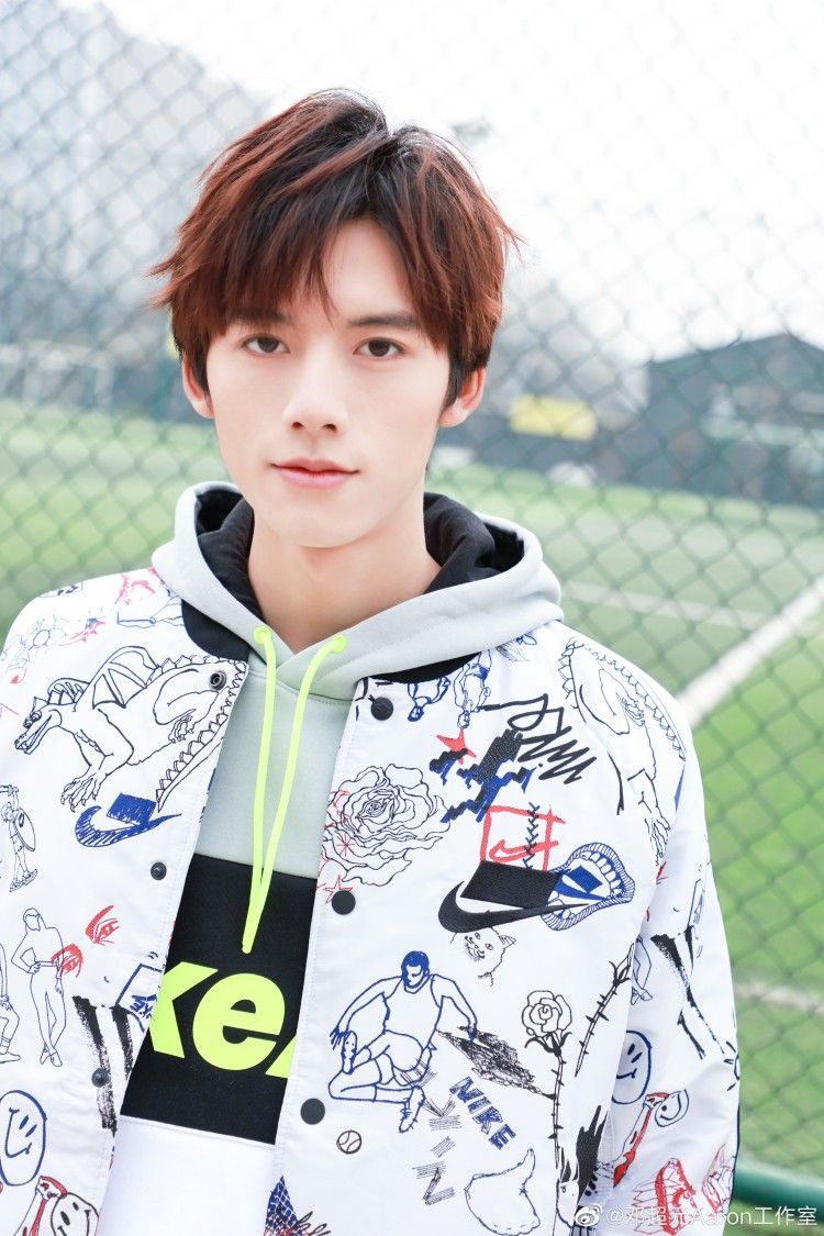 Aaron Deng Chao Yuan 邓超元 (HD)