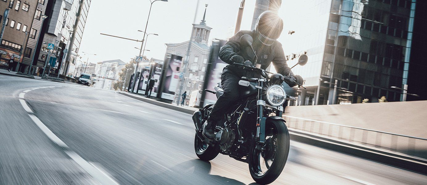 Husqvarna Svartpilen 250 Wallpaper