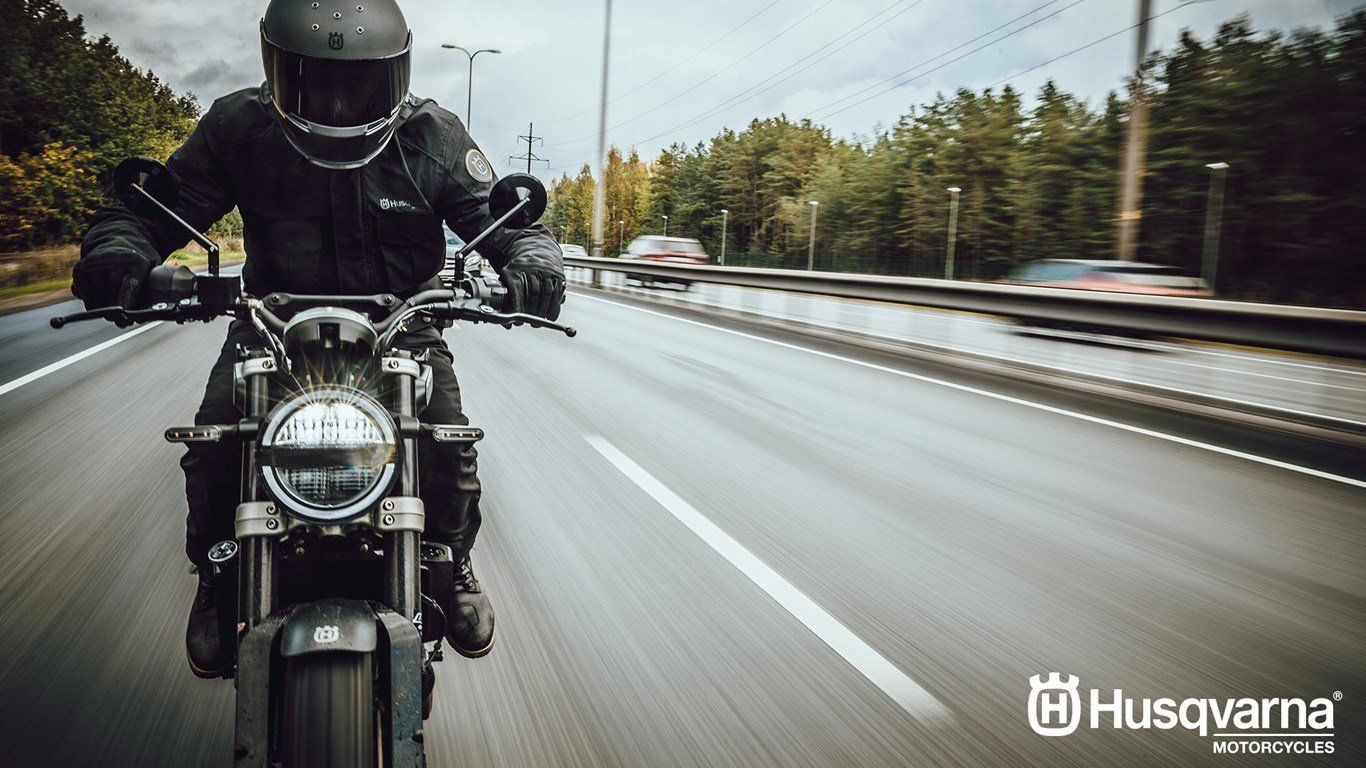 Husqvarna Svartpilen 250 Wallpaper