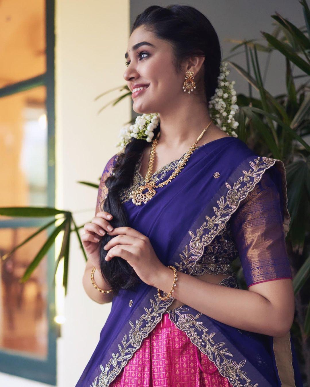 Stills Krithi Shetty HD Wallpaper / View all recent wallpaper