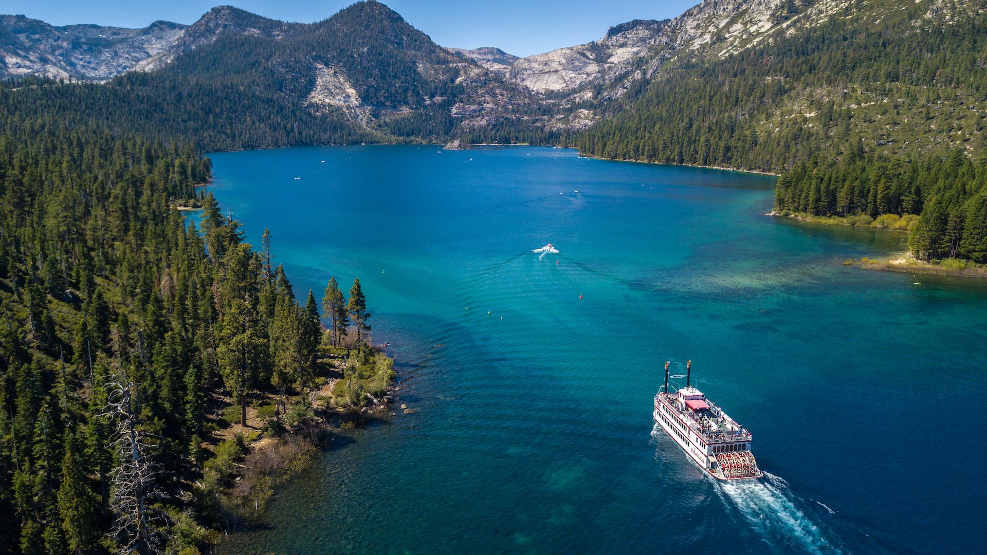Emerald Bay. Emerald Bay Lake Tahoe. Emerald Bay State Park
