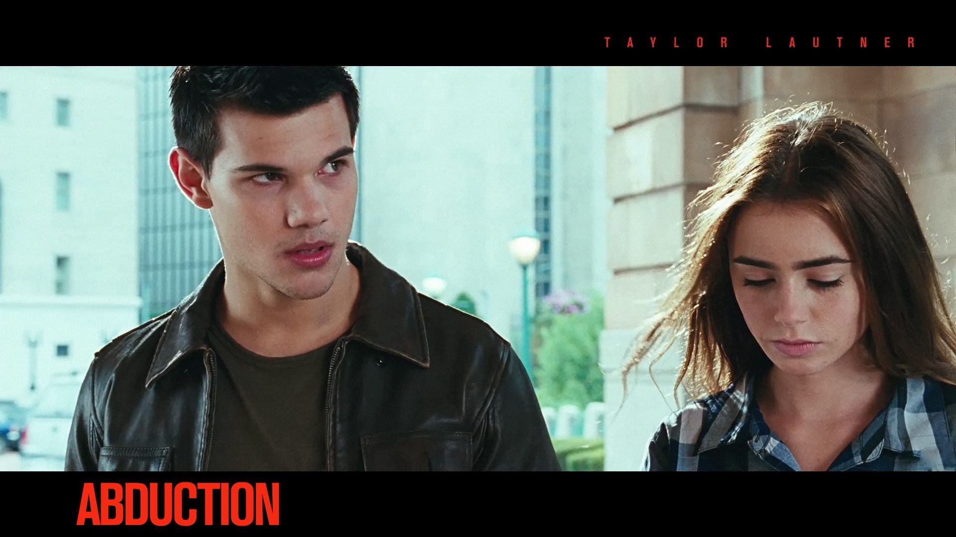 Exclusive HD wallpaper of Abduction with Taylor Lautner