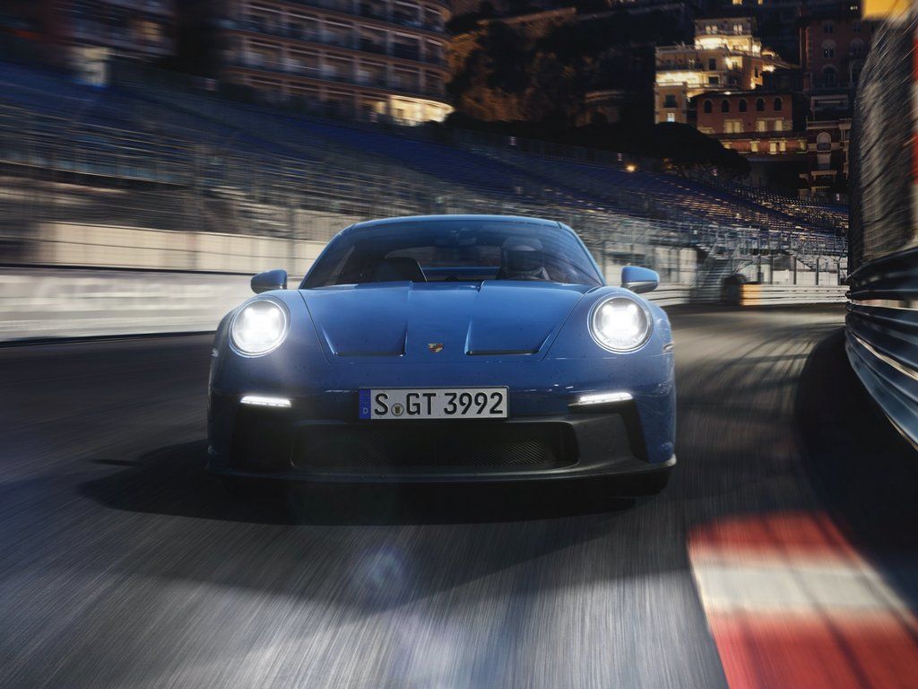 Porsche 911 GT3 Unveiled With Sonorous Flat 6 & Manual Gearbox