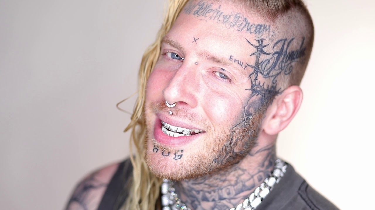 MAC LETHAL SUCKS Lyrics