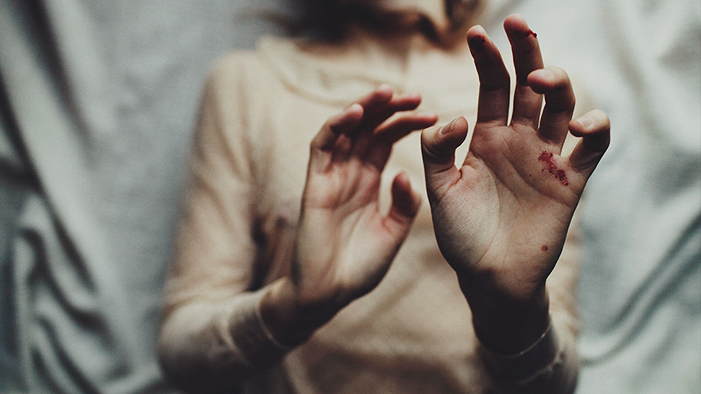 Wallpaper, hands, blood, women 1366x768