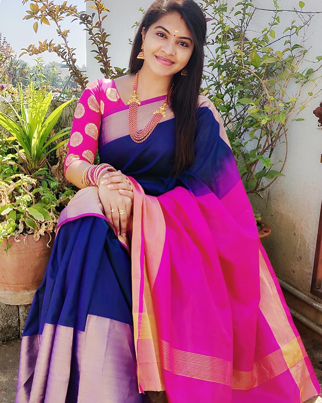 Saravanan Meenakshi Rachitha Beautiful Stills In Traditional Saree. Latest Indian Hollywood Movies Updates, Branding Online and Actress Gallery