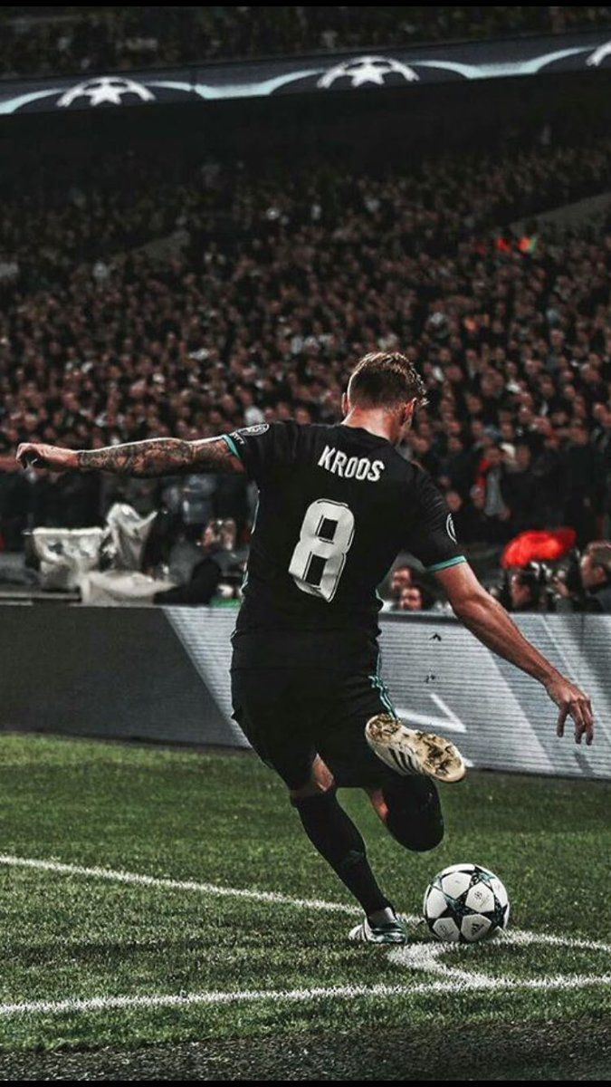 False Kroos x Real Madrid. Lockscreen Wallpaper