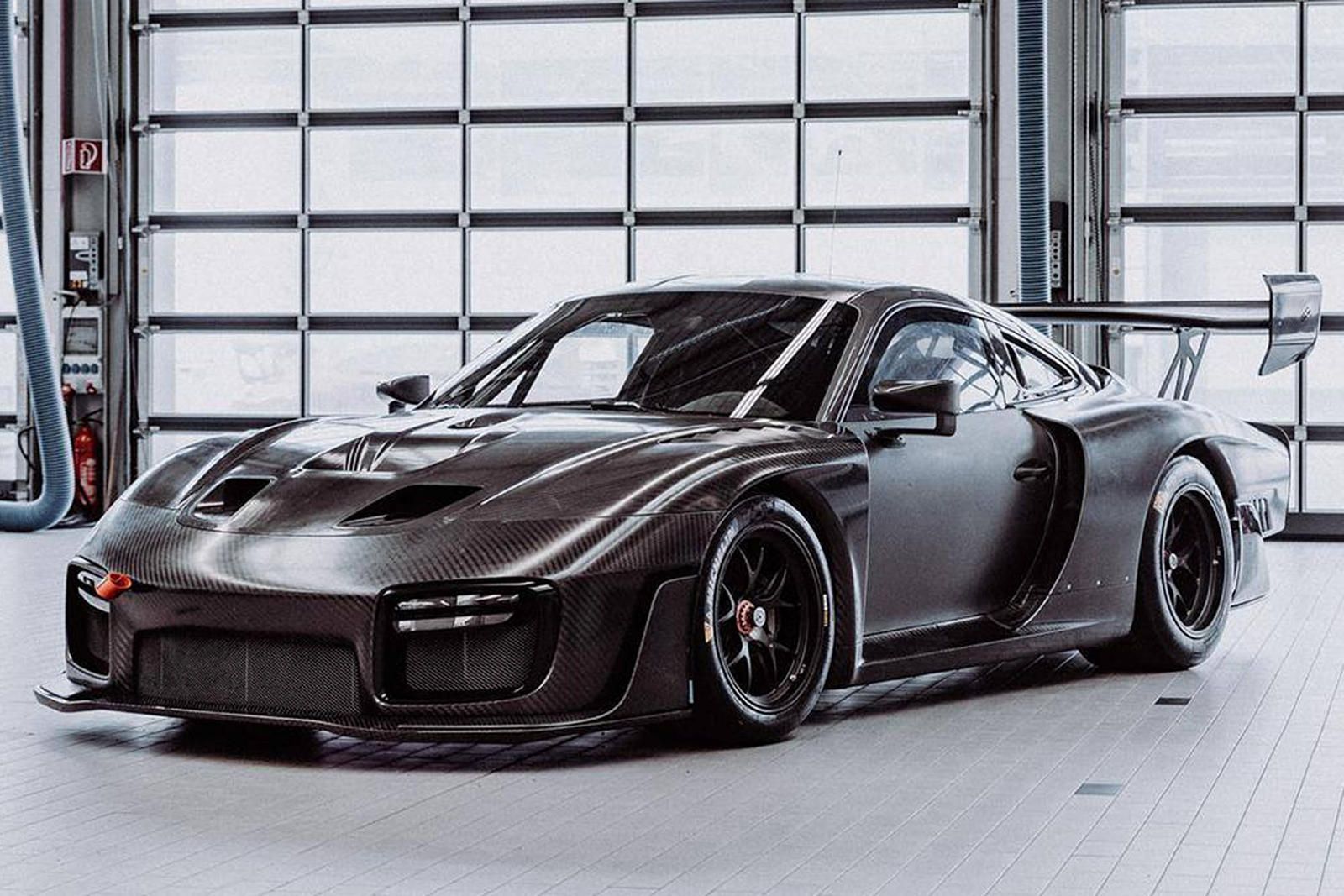 The Porsche 935 Looks Stunning In Bare Carbon Fiber