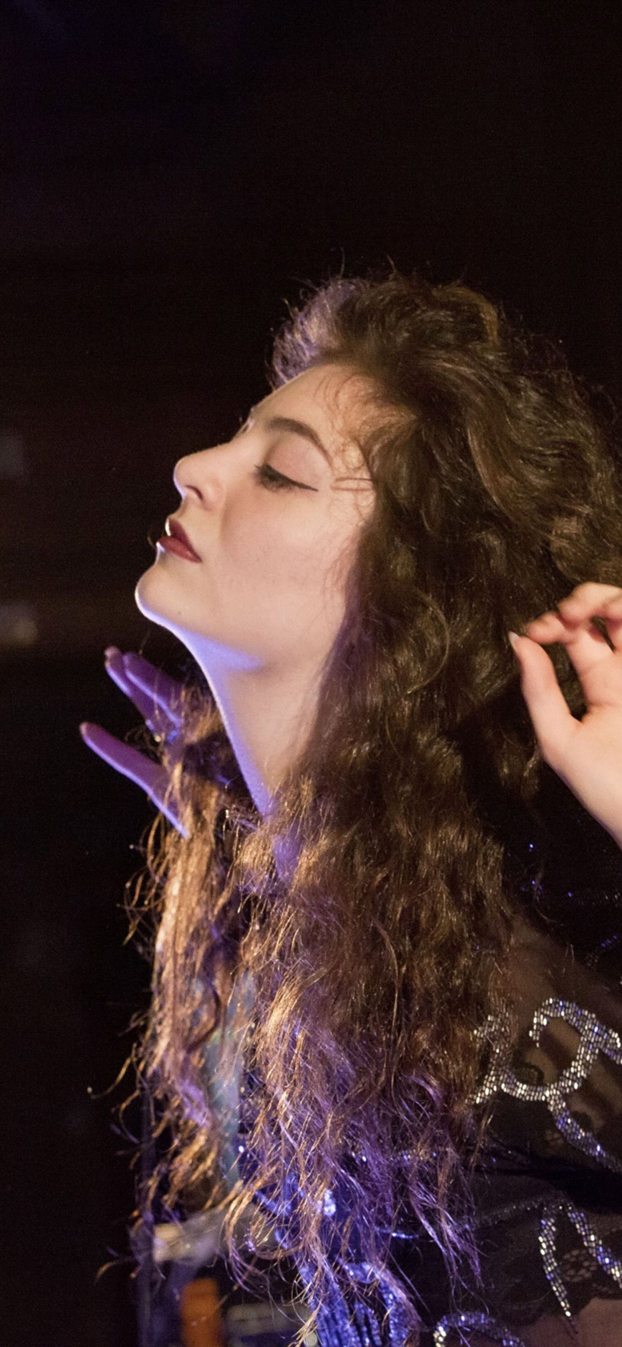 Lorde iPhone XS MAX HD 4k Wallpaper, Image, Background, Photo and Picture