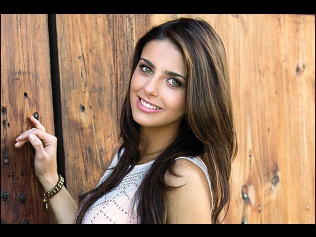 Michelle Renaud announced Pregnancy