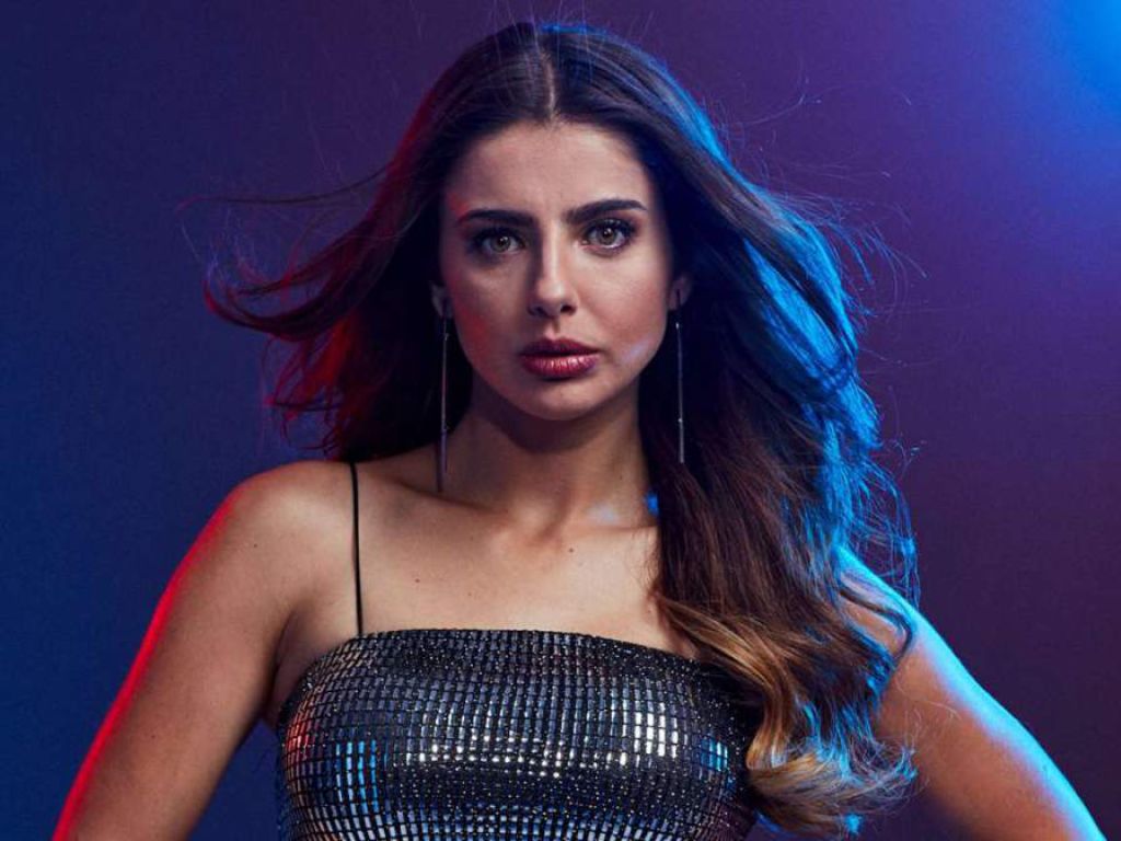 A Michelle Renaud le sugirieron que se aumentara el pecho