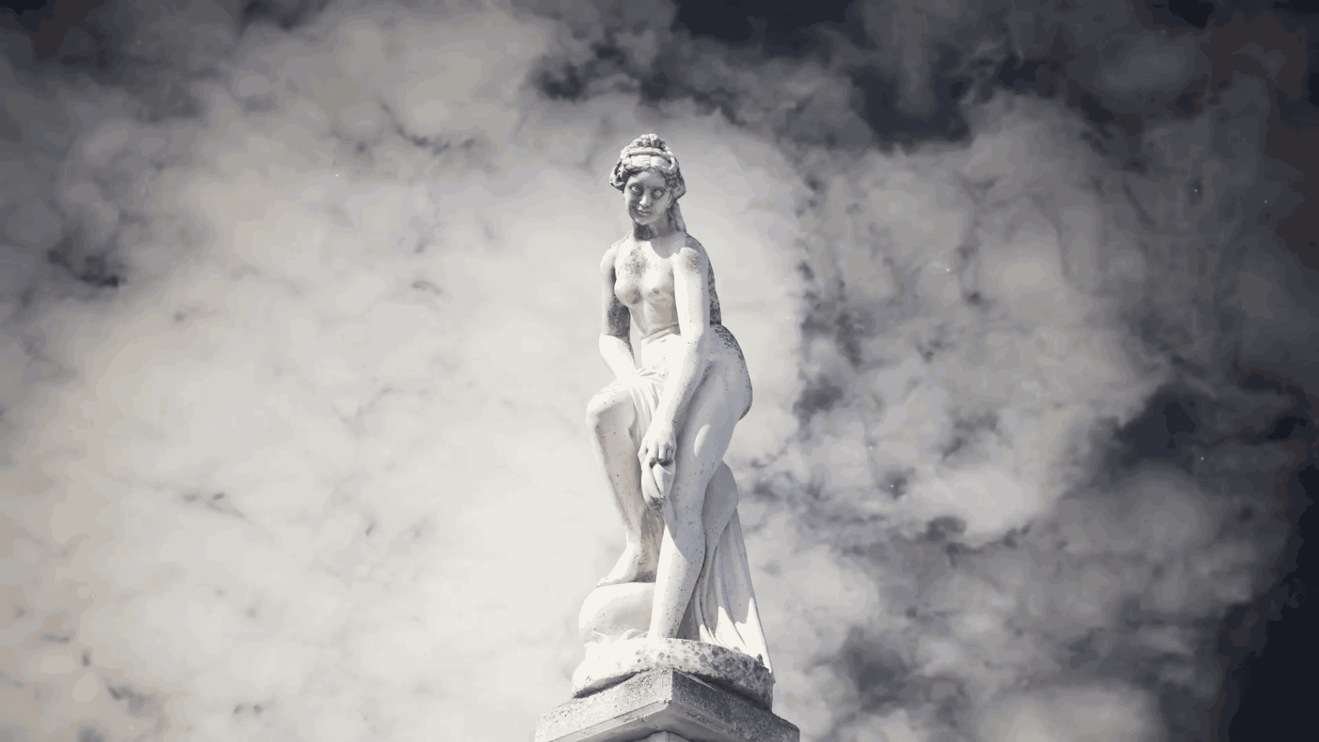 Vintage Wallpaper Greek Statue