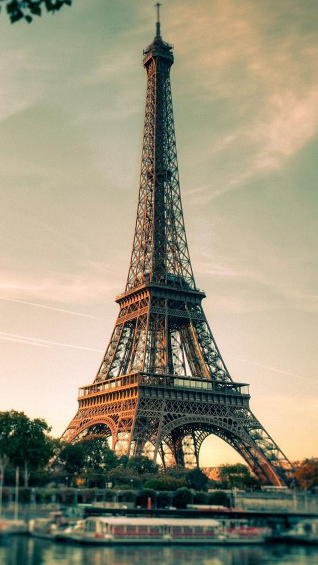 French Aesthetic Wallpaper HD Background