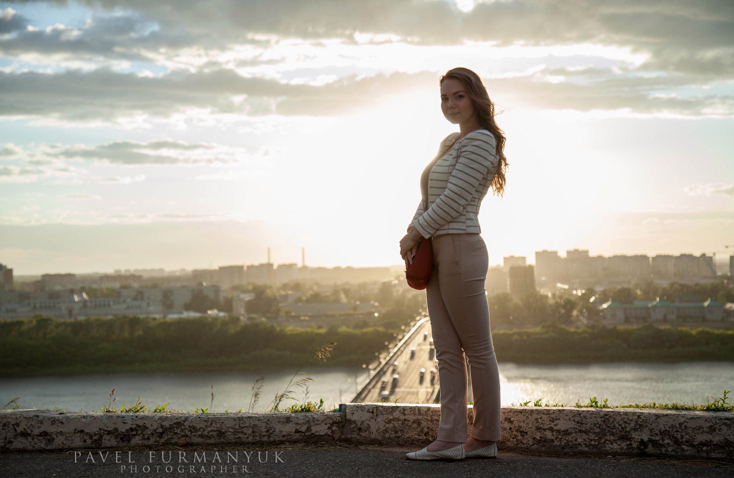 Wallpapers : face, sunlight, people, model, sunset, sea, water, reflection, morning, hair, Russia, emotion, pretty, cute, girl, beauty, woman, female, photograph, photosession, beautifil, nnov, human positions 2560x1667