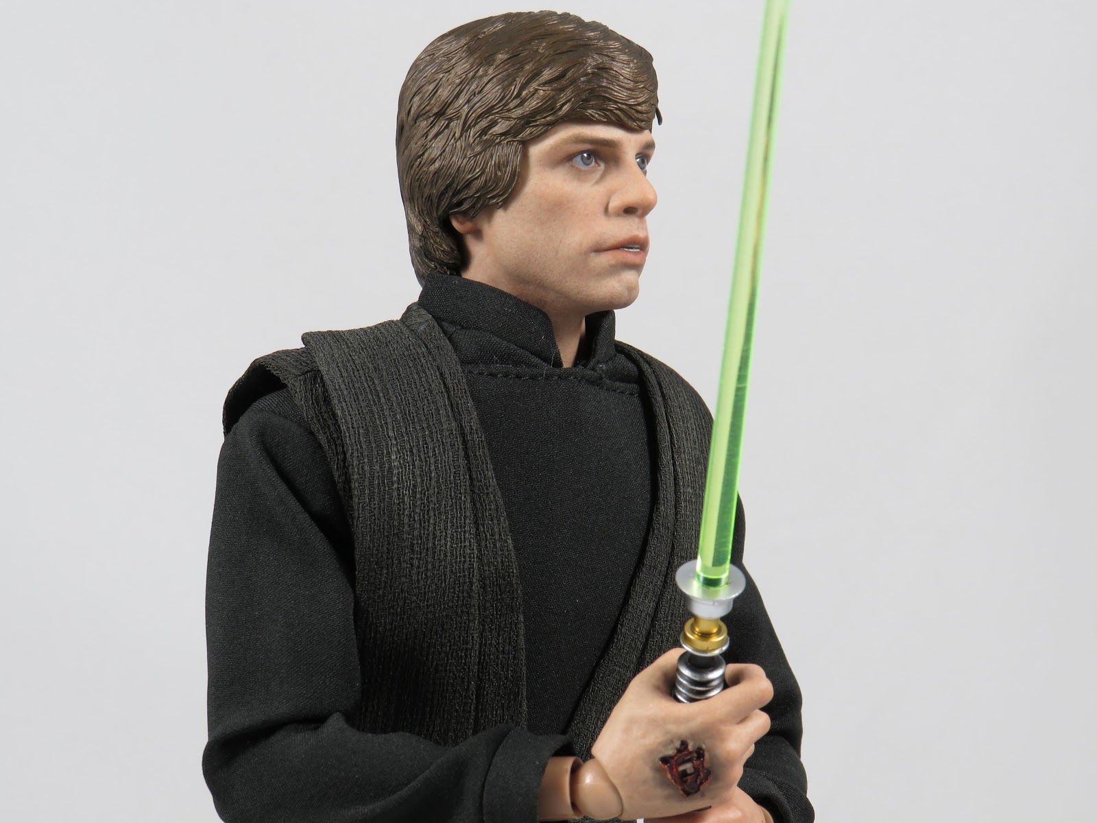 Kool Kollectibles: Hot Toys MMS429 Luke Skywalker (Jedi Luke)