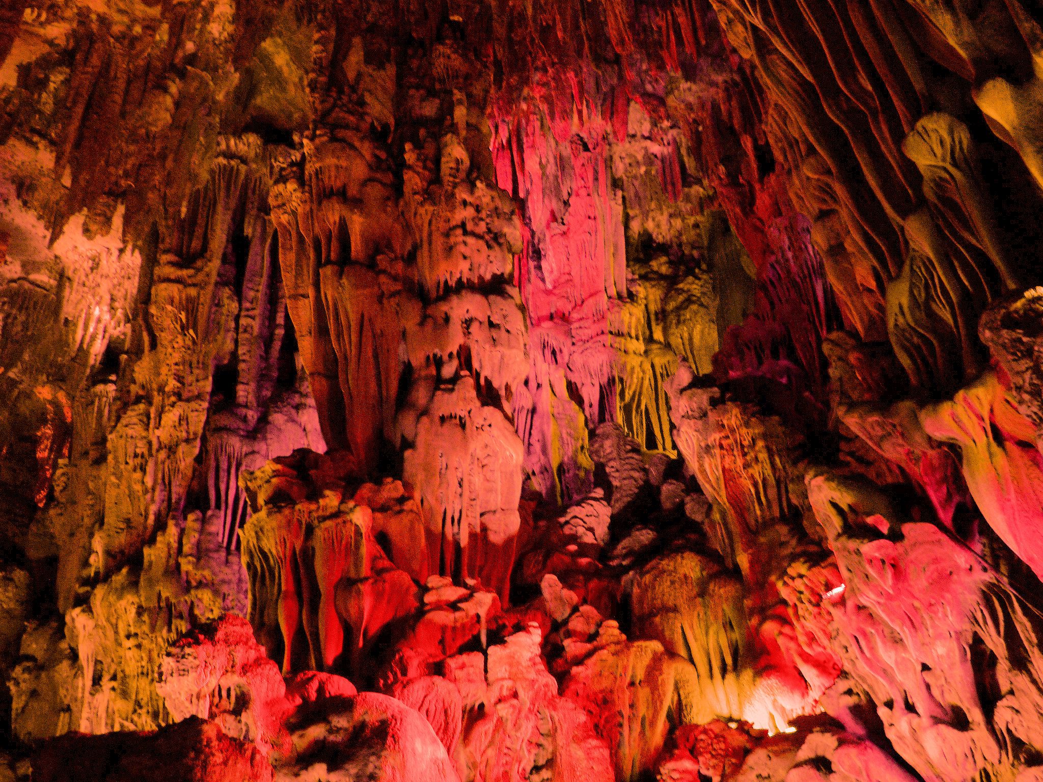 2048x1536 reed flute cave computer background