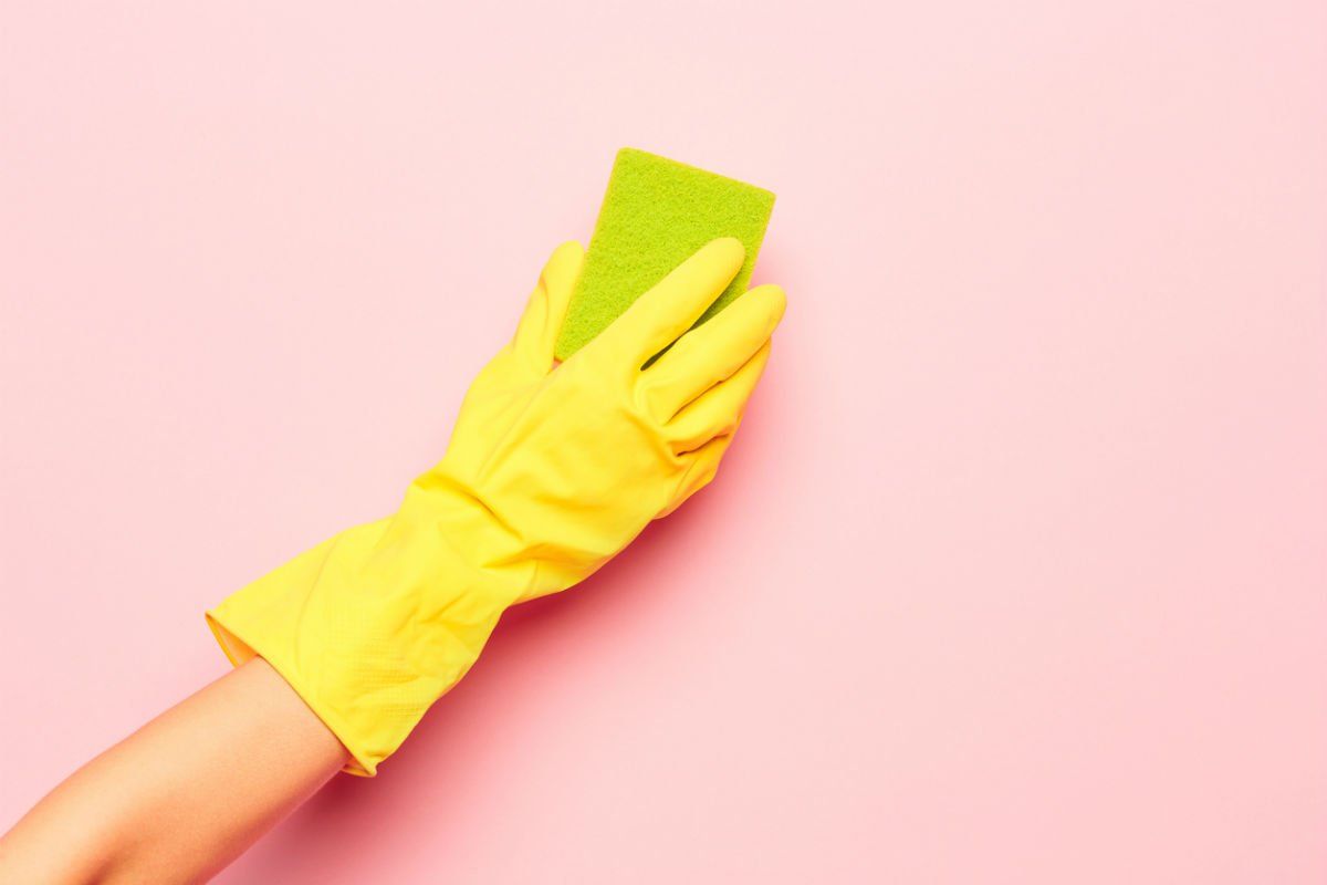 How to Clean Wallpaper in 3 Steps