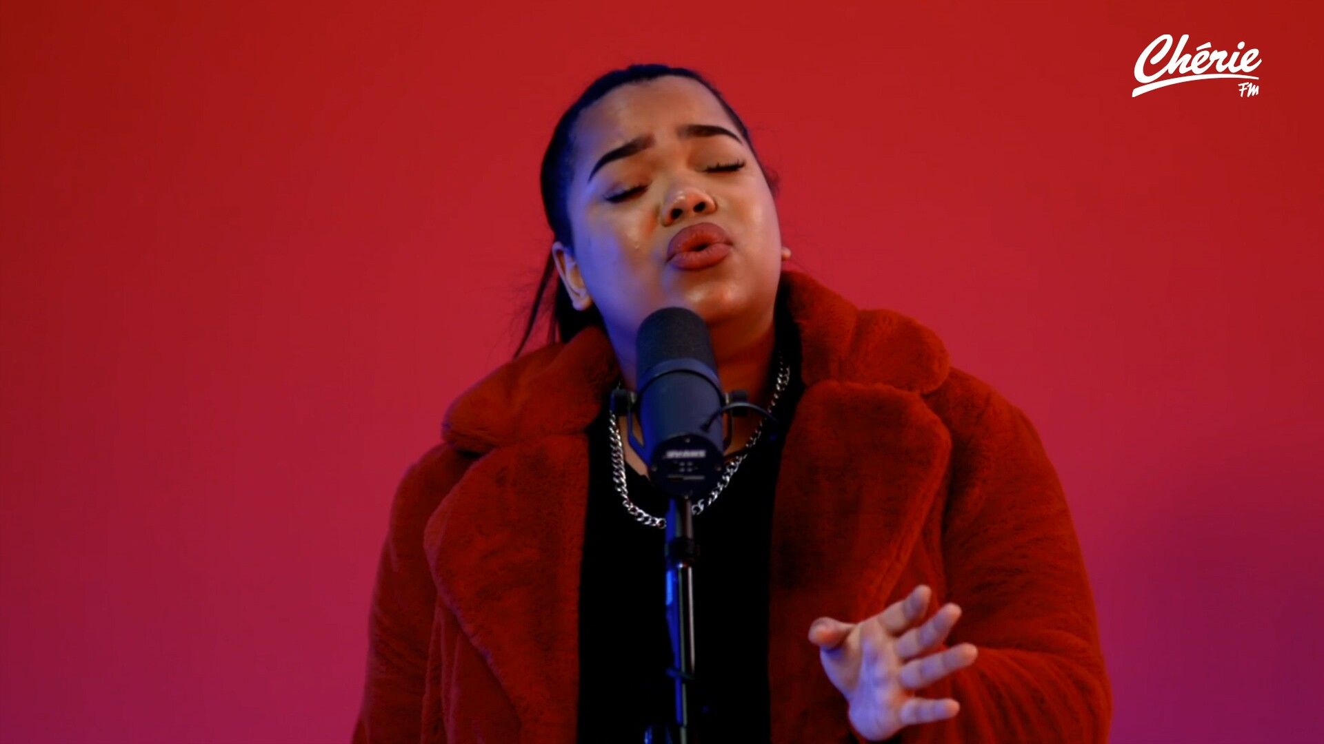 Zoe Wees interprète Control en live pour Chérie FMérie FM