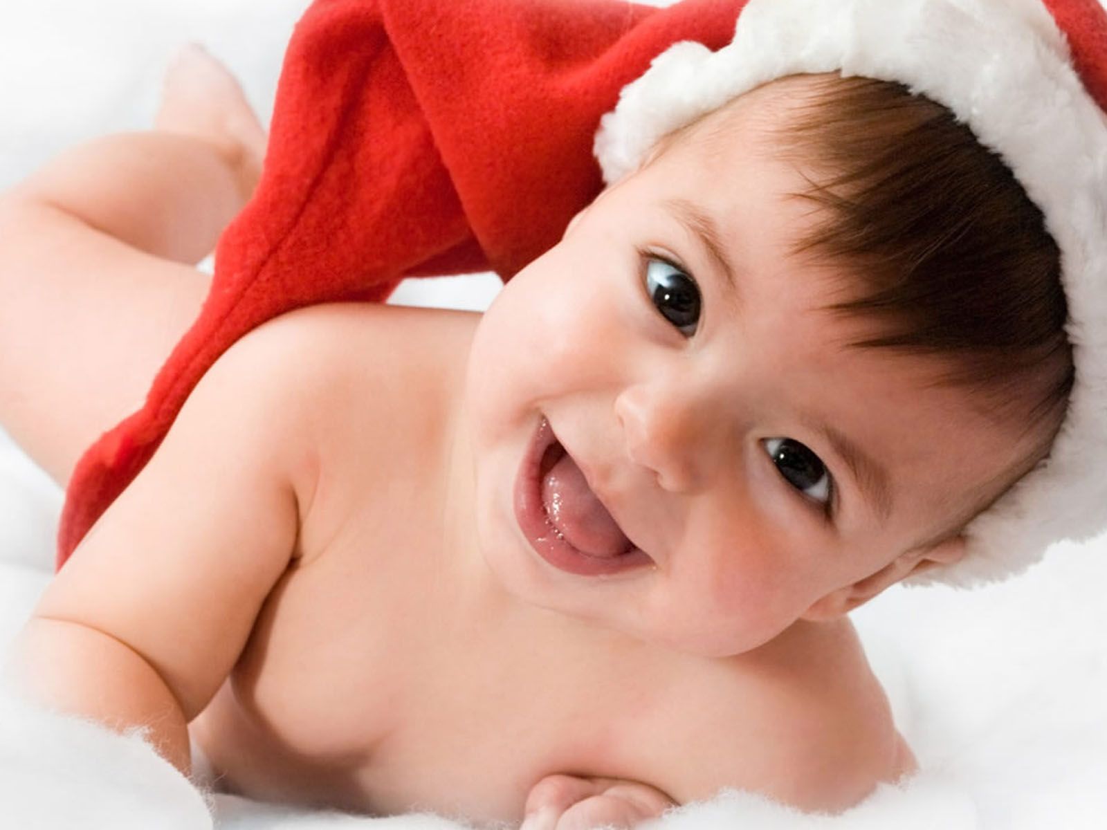 Smiling Cute Babies Wallpaper