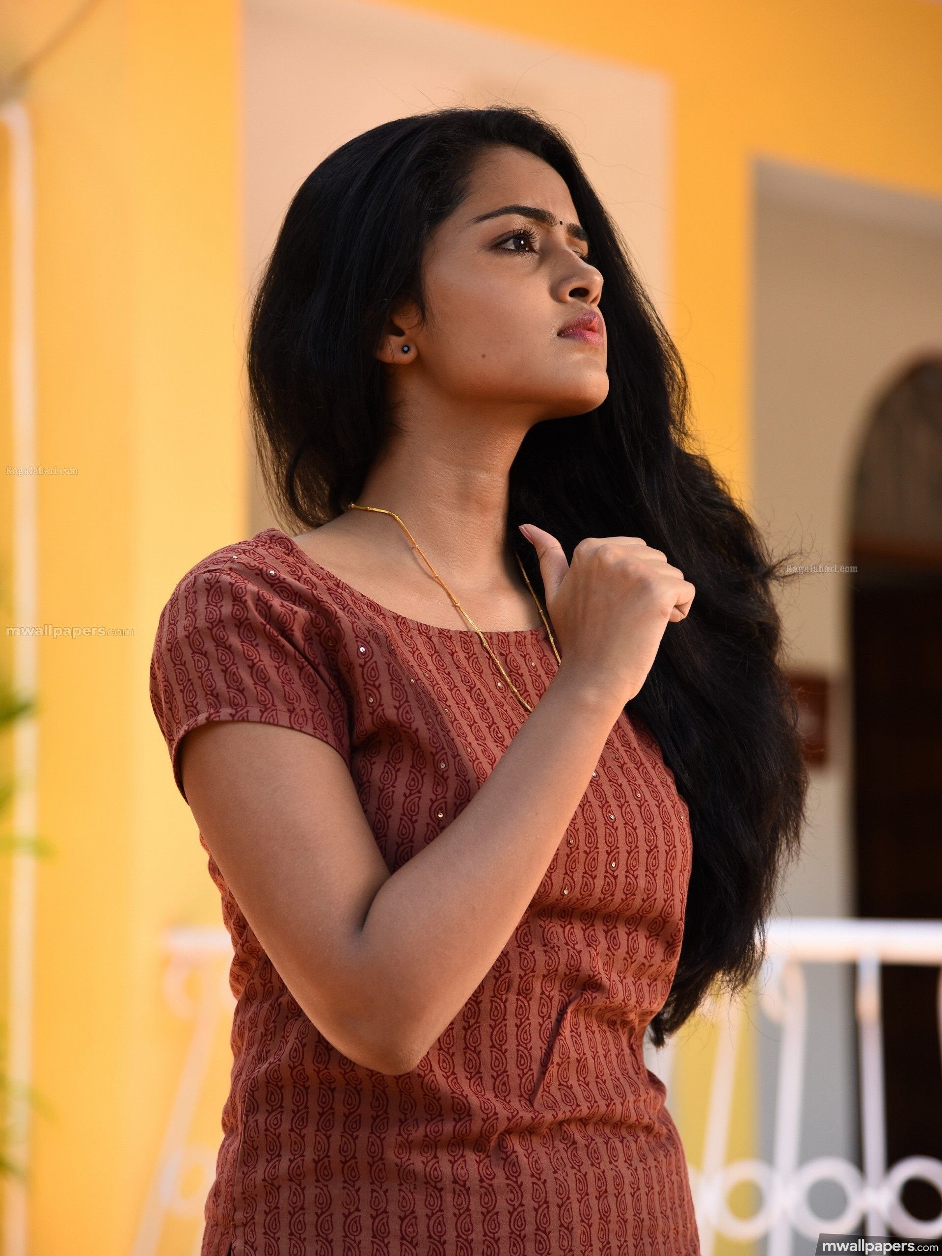 Anupama Parameswaran Beautiful HD Photo (1080p) (1919x2559)