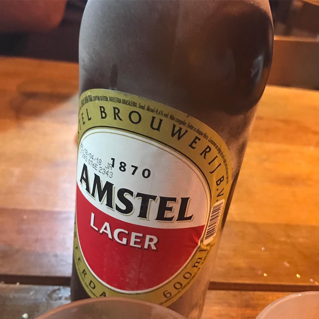 Amstel bem gelada #bebidaliberada #amstel. Corona beer bottle, Polar bottle, Beer bottle