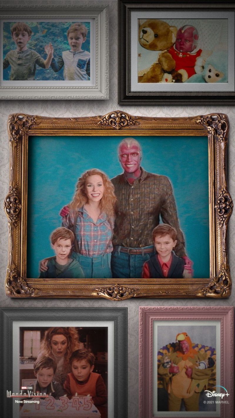WandaVision: New Poster Shows Family Photo of Elizabeth Olsen & Paul Bettany's Characters