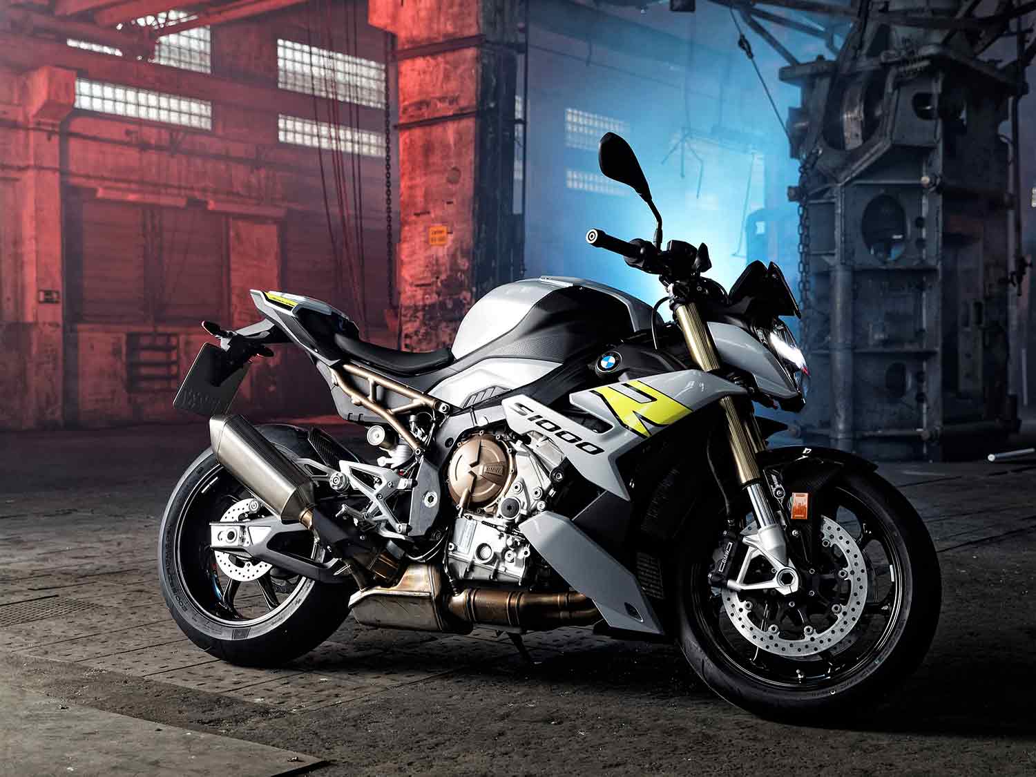 BMW S 1000 R First Look