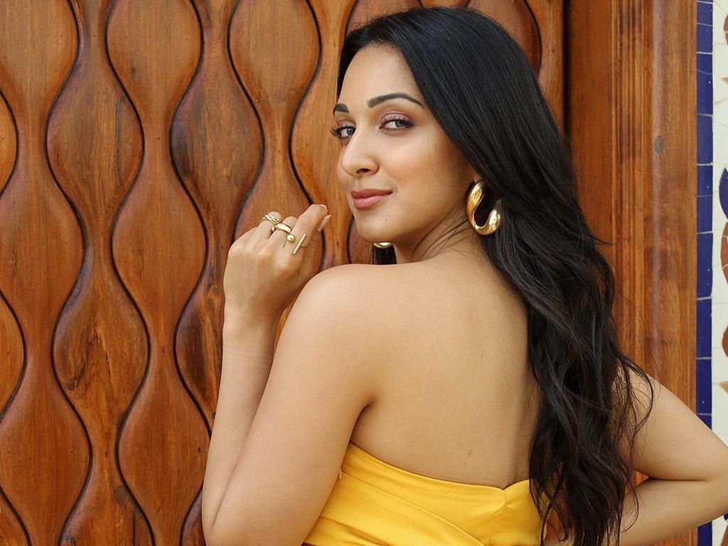 Kiara Advani HD Wallpaper. Latest Kiara Advani Wallpaper HD Free Download (1080p to 2K)