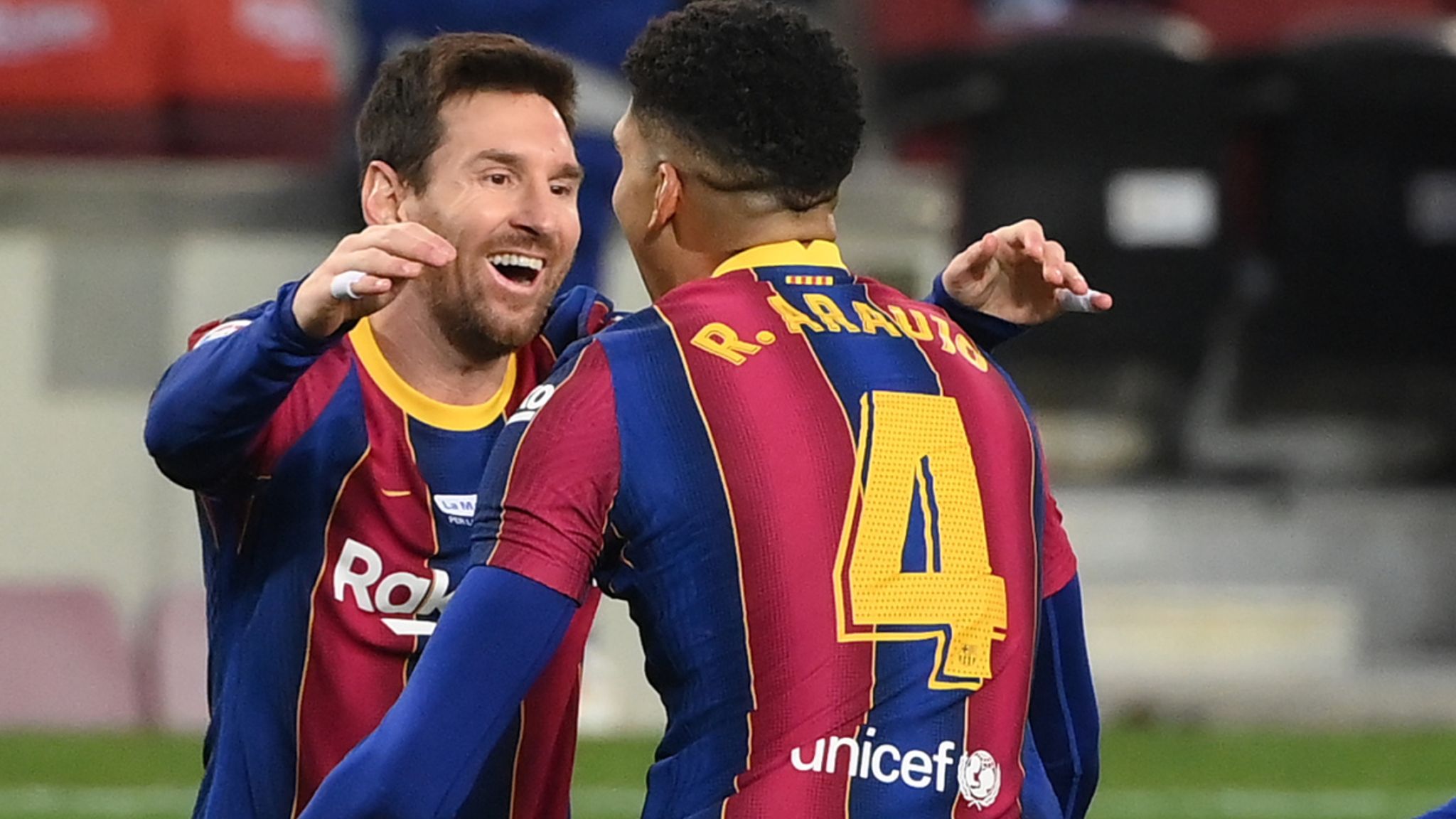 Lionel Messi Equals Pele's Santos Record In Barcelona Draw Round Up